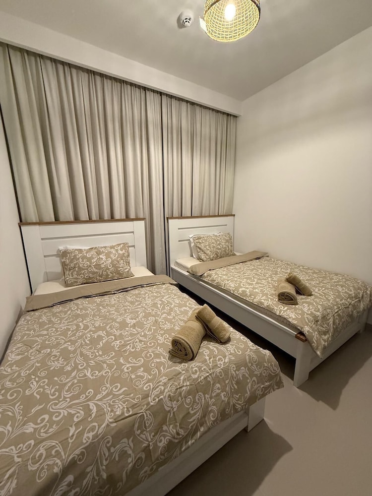 Elegant Stay in Ranches Villa