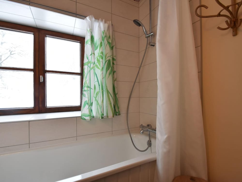Rustic Vacation Home, Baneux view 4