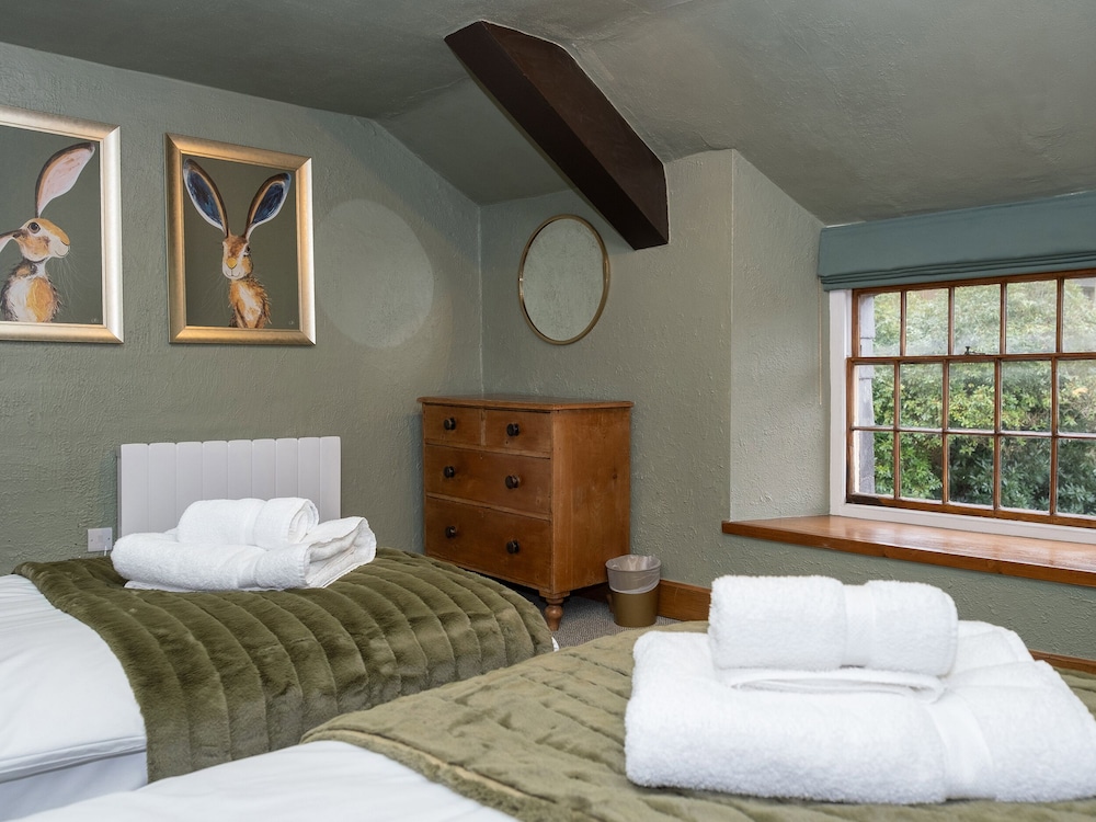 Watermouth Castle, Rhododendron Apartment