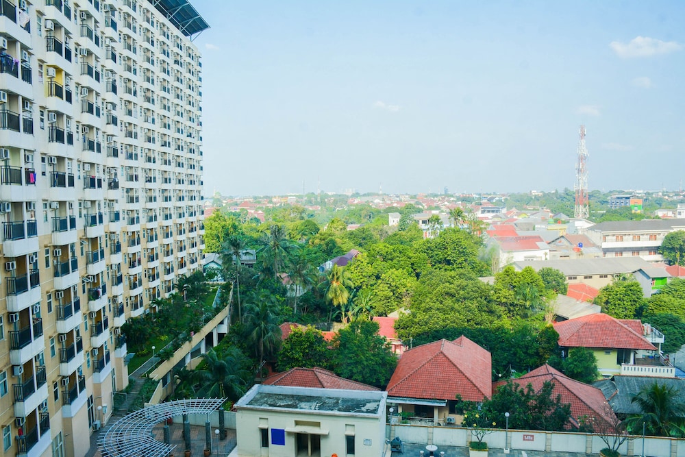 Homey Studio Apartment At Margonda Residence 1
