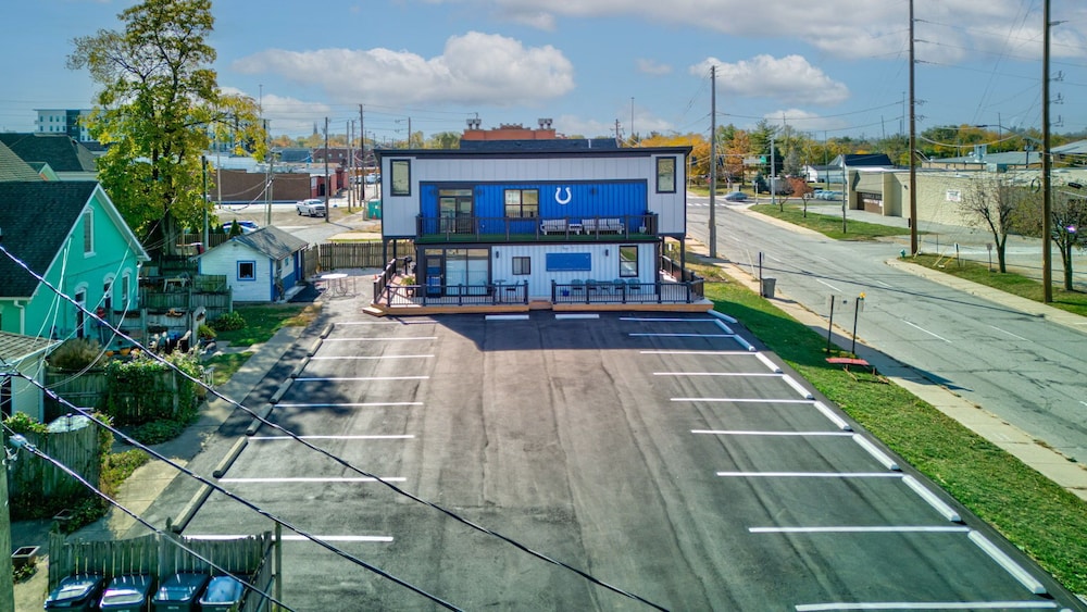 Indy Stadium Villas 711 L