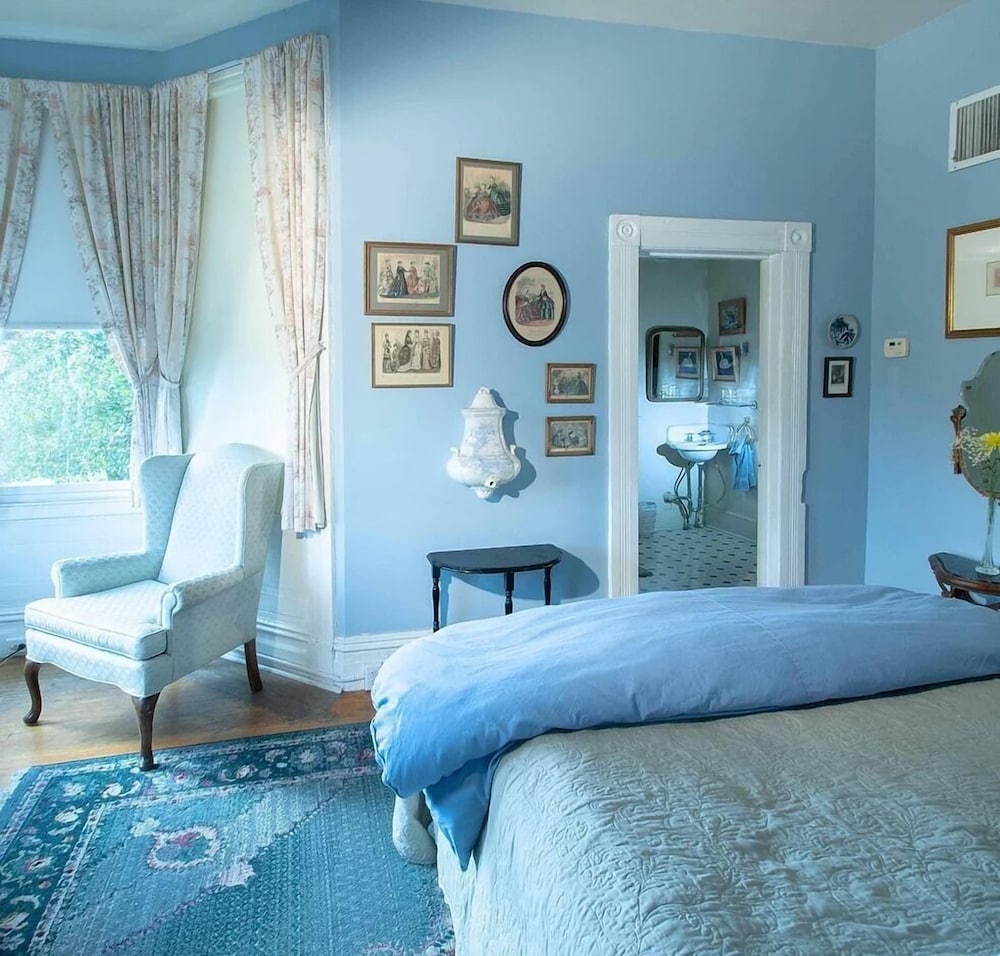Swan Levine House view 2