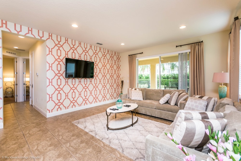 Luxury Villa 10 Bedrooms, Private Pool - Image 3