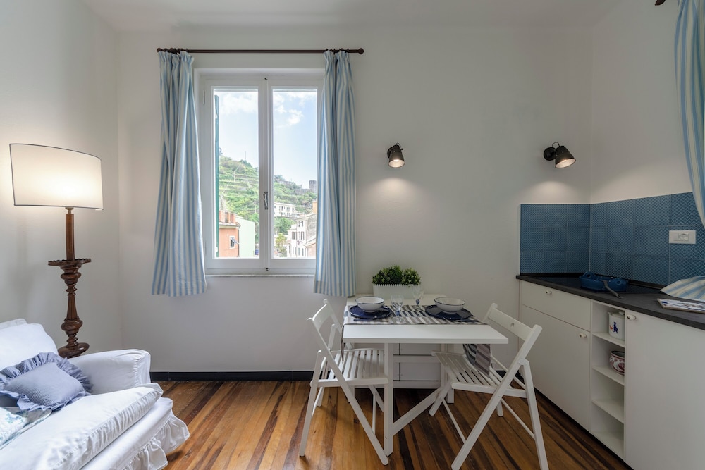 Vernazza Apartments