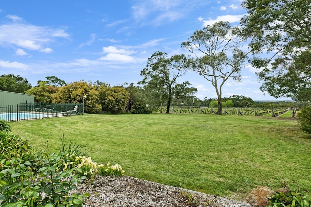 Gisborne Peak Winery Cottages