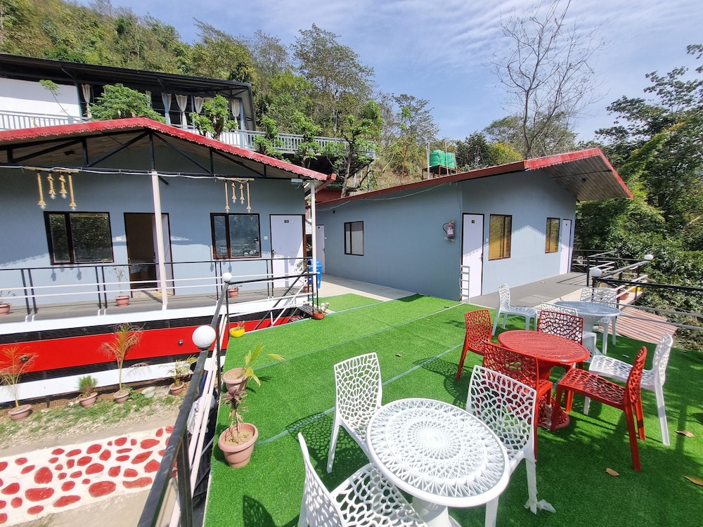 The Seven Hills Resort