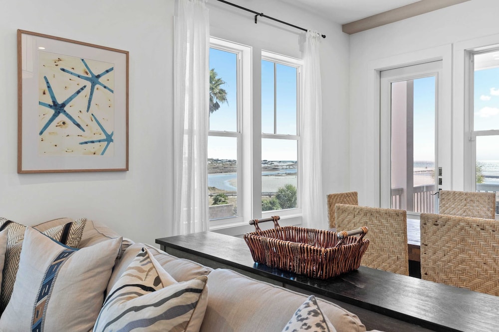 Grayt Digs by Avantstay Next to Beach, Oceanview