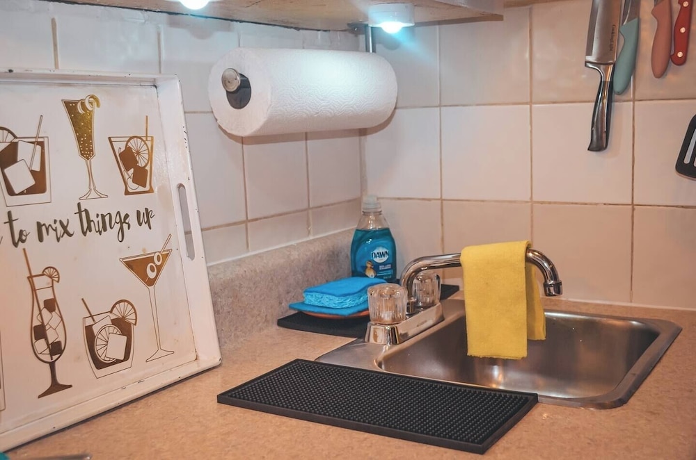 Cozy Studio in Hollywood, FL - Pet Friendly & Parking