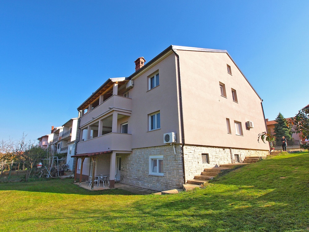 Apartments Silvia 143