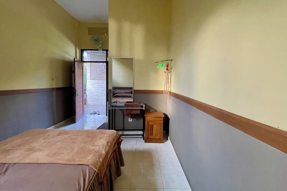 Mongan Homestay Beside The Belulang Hot Spring