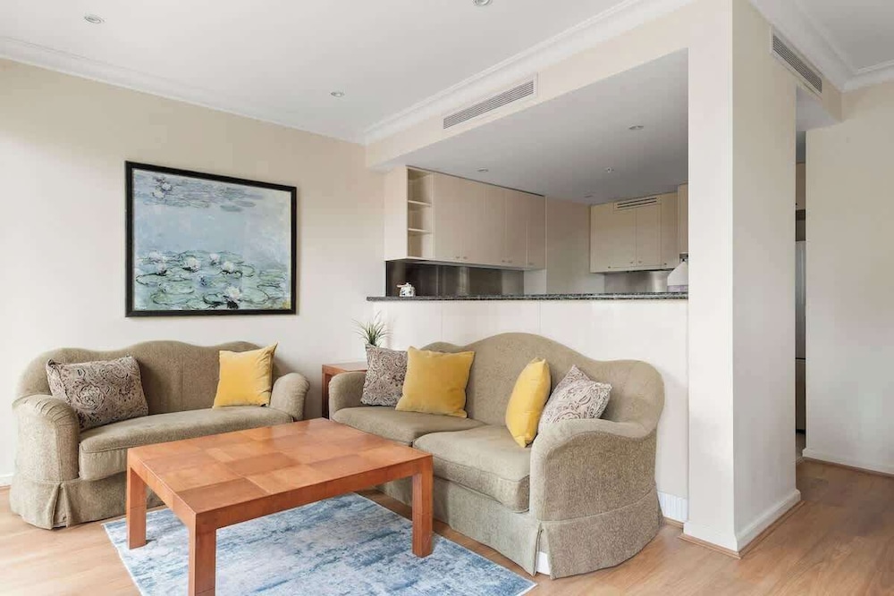 Stylish & Cozy 4BR Retreat With Free Parking