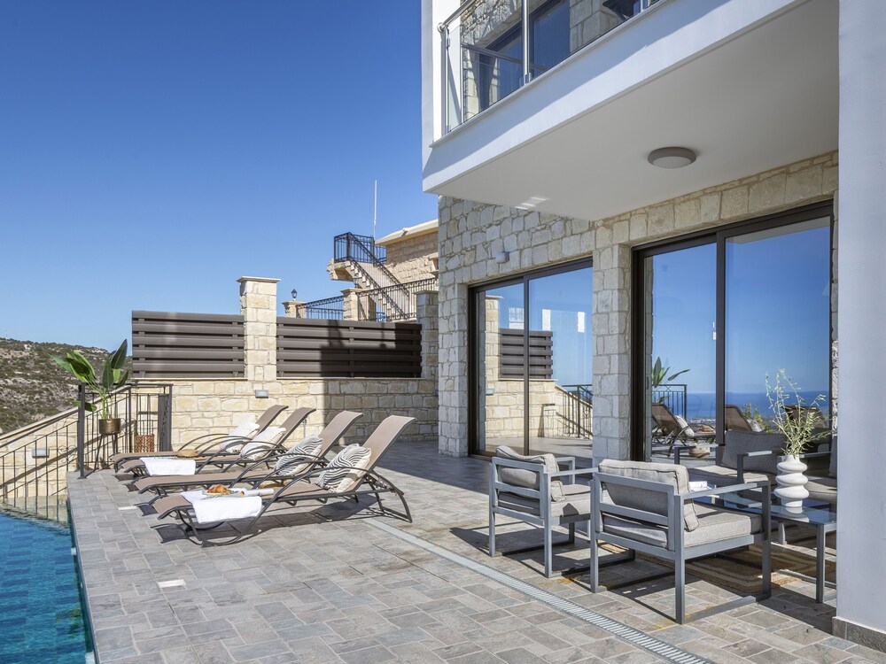 Sanders View - Cozy 3-bdr Villa With Infinity Pool