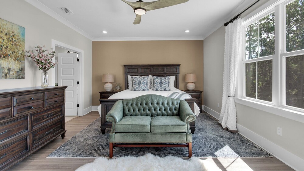 4BR Home With Deck & Grill Fun + Free Attraction Tickets!