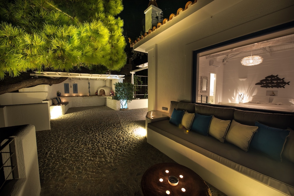 Evlalia Studios & Villas