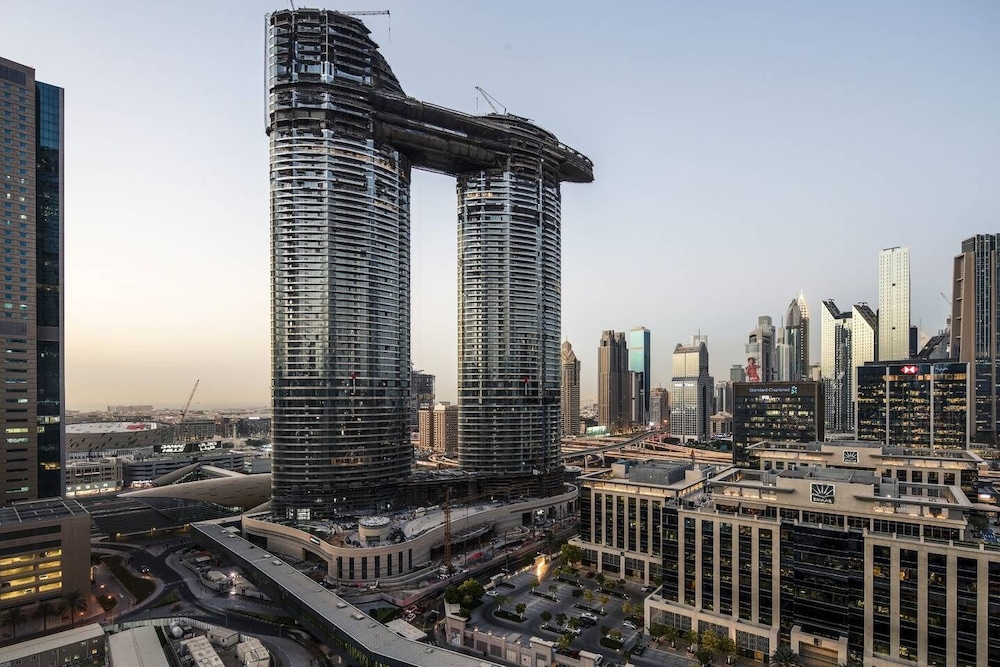 Spectacular 2BR in Beautiful Burj Vista!