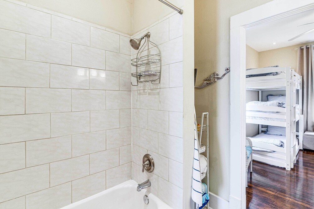 Walk to Beach: Galveston Home w/ Fenced Yard!