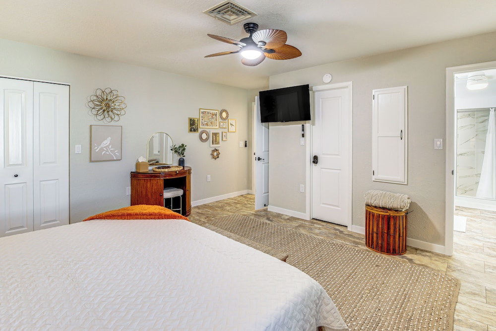 NEW Listing! Gorgeous Poolside Views: Havasu Haven