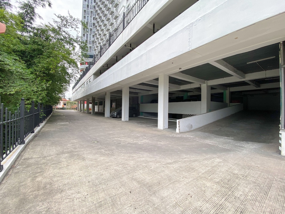 Well Furnished And Cozy Studio Paltrow City Apartment