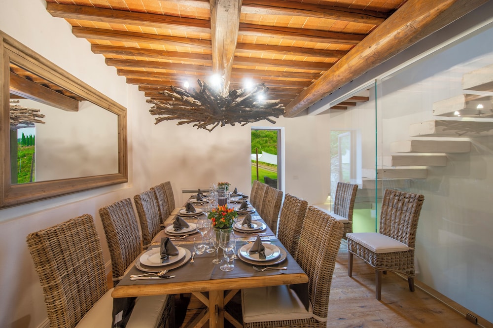 Villa Chianti With Panoramic Pool On The Vineyard