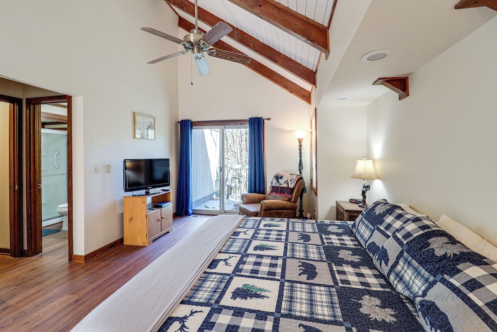 1/4 Mi to Skiing & Golf! Sugar Mountain Getaway