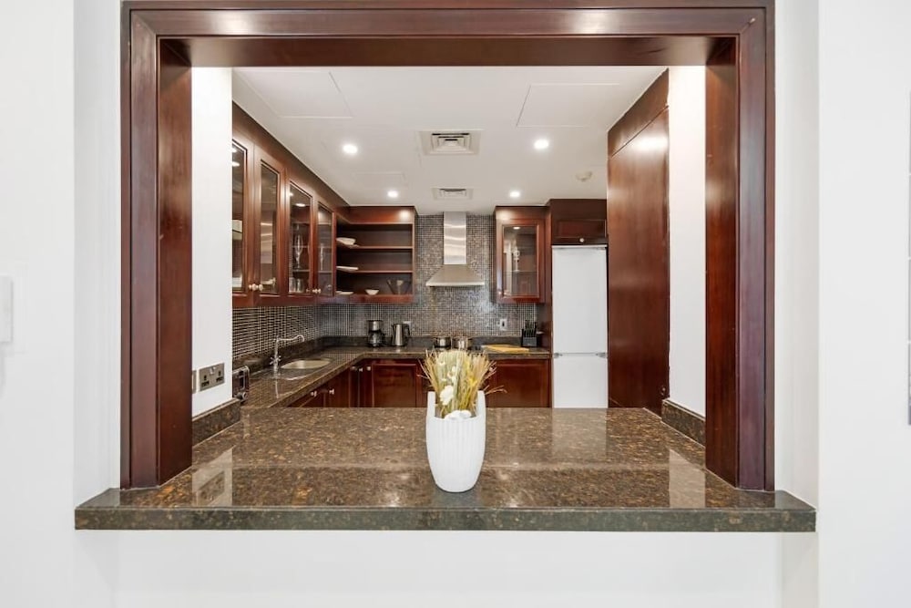 Durrani Homes Zafran Luxe Stay Iconic Burj View