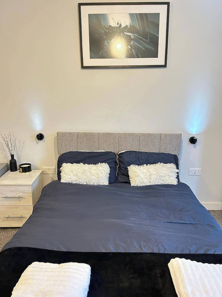 2br-sleeps4-citycentre-parking-rooftop