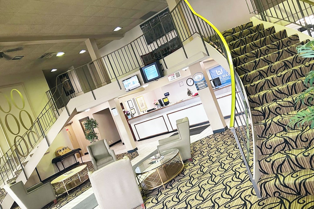 Blue Way Inn & Suites La Crosse