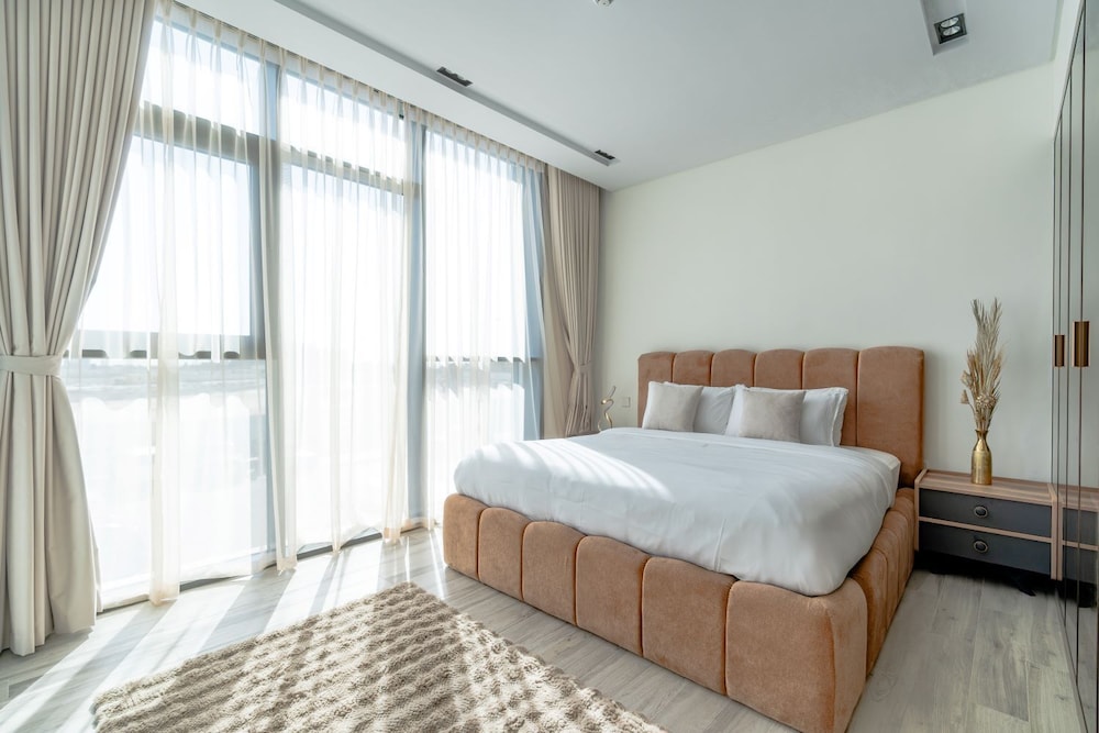 Luxury townhouse in Al Danah Bay