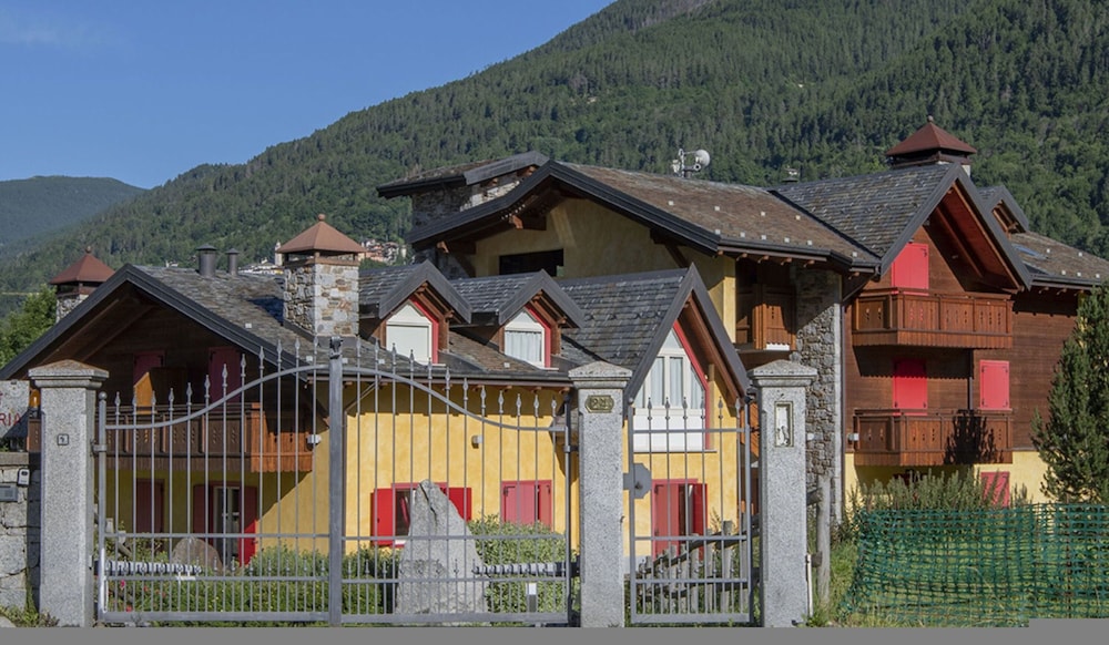 Charme Mountain Maison view 2