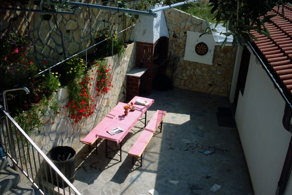 Photo 18