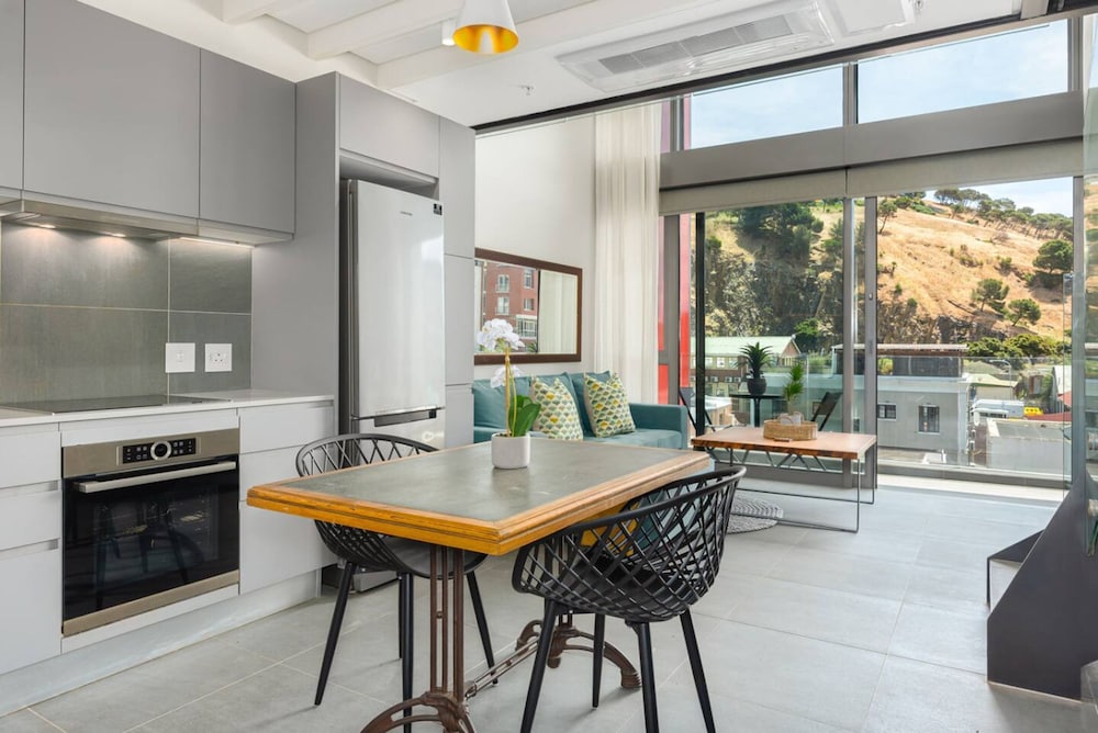 Stylish 1bed Secure Mountain Views