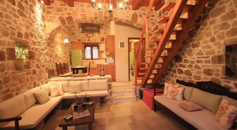 Lithos Traditional Houses