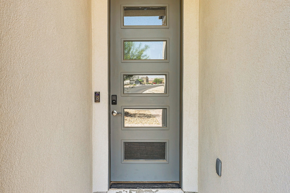 3 Mi to Colorado River: New-build Family Home!