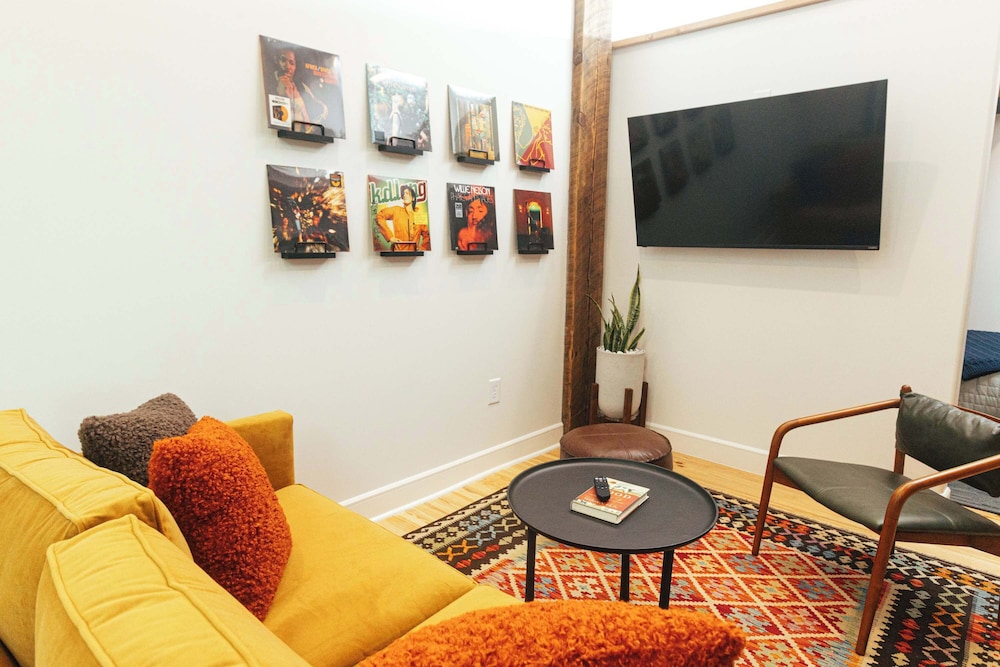 Loft 305 - The William - Atrium - Live Work Walk