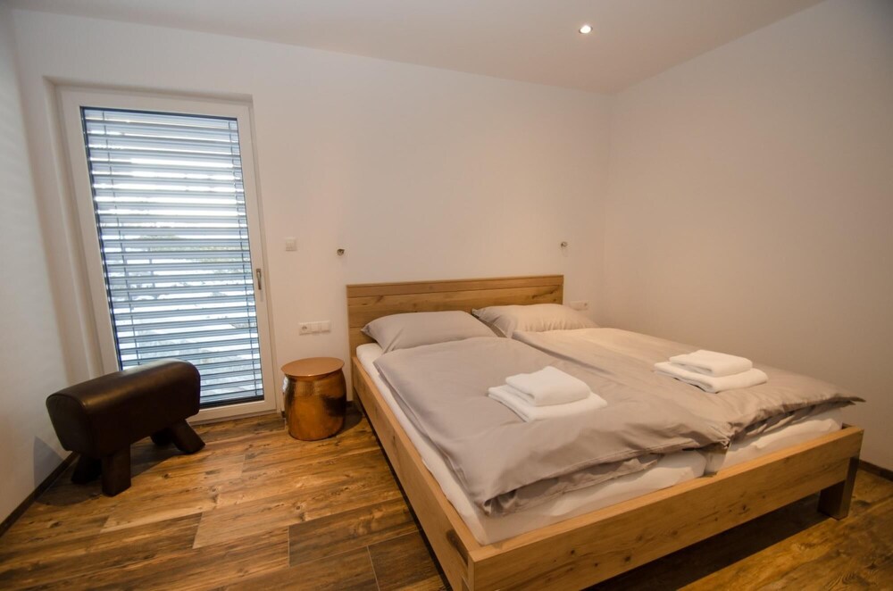 Superb Alpine Lodges Zell am See 4pax