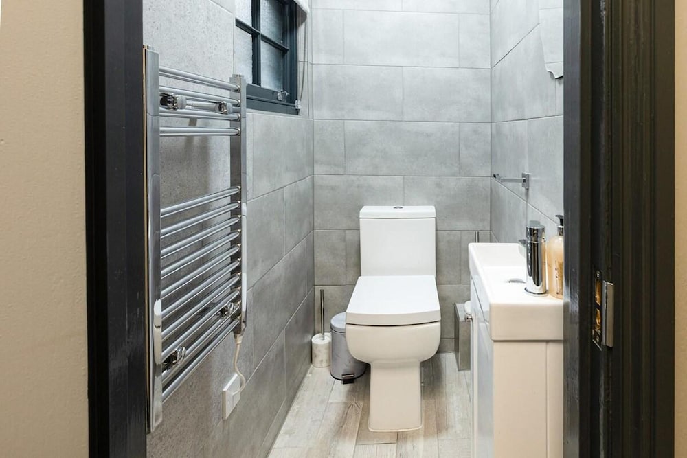 1 Bed-sleeps 4-aircon-city Centre
