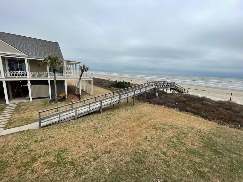 Beachfront Dolphin by Ryson Vacation Rentals