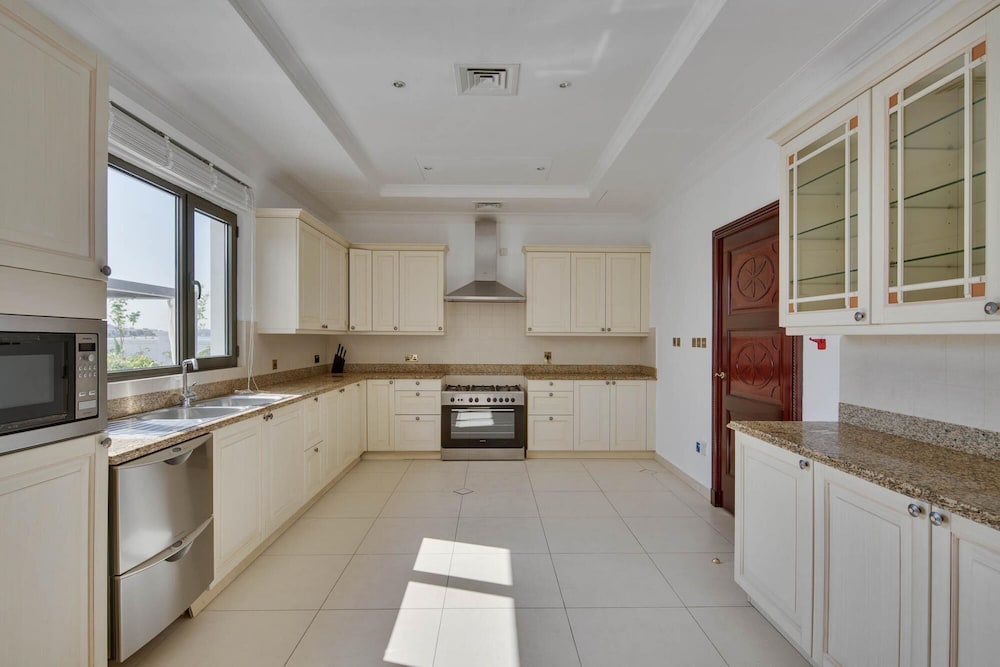 5 Villa w Private Pool Beach on Palm Jumeirah