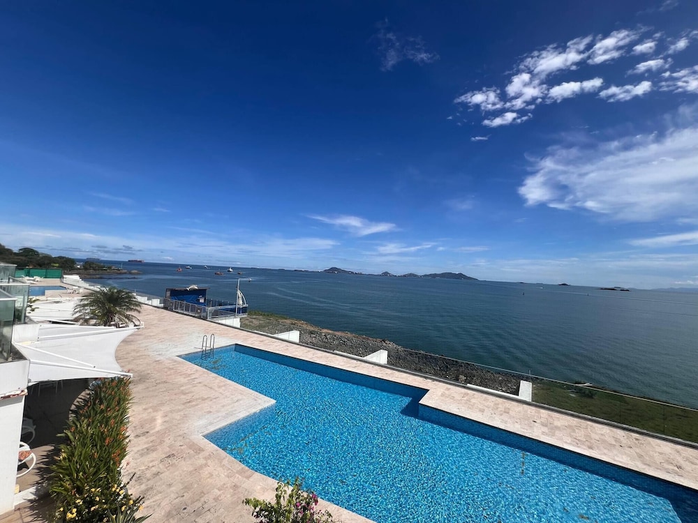 Apartment in the Causeway Amador