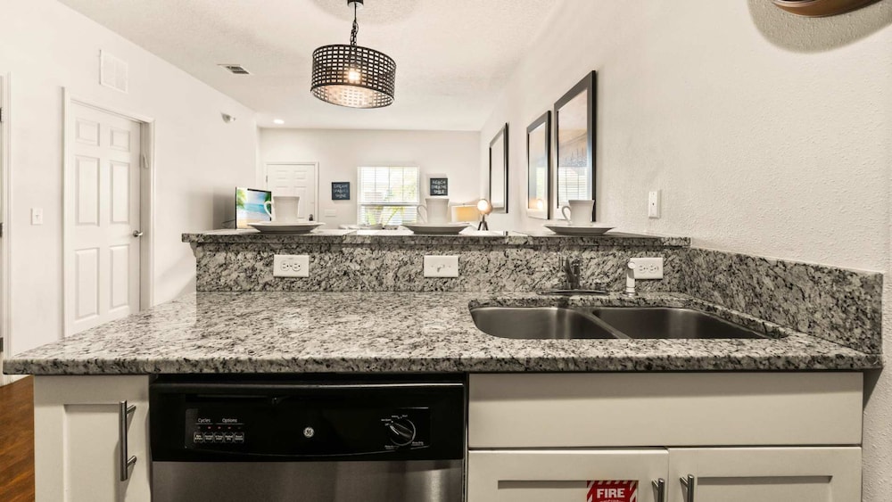 Upstay Modern 3BR Townhome w Pool Near Disney