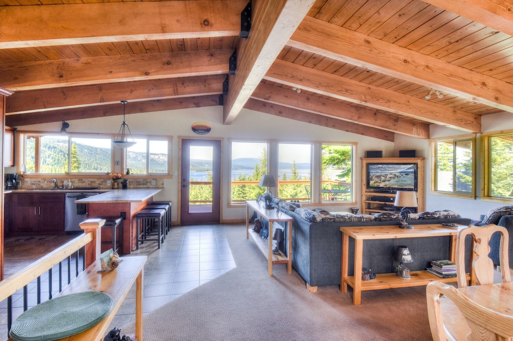 Chamberland Getaway - Property Image 1