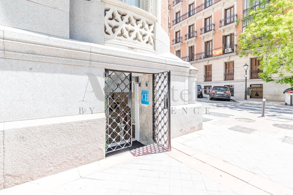 AYZ Juan de Mena - Auto check-in property view 2