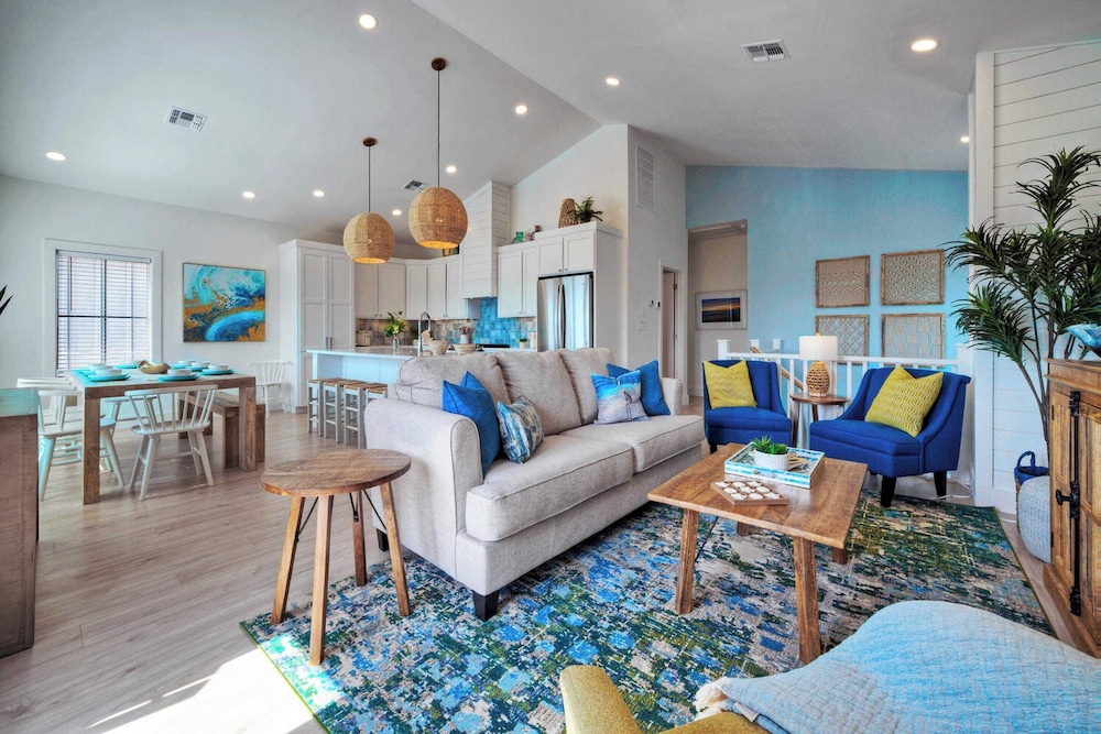 Sleeps 22 2 Homes w/ Private Pool + Patio Walkable Location, Golf Cart Zone