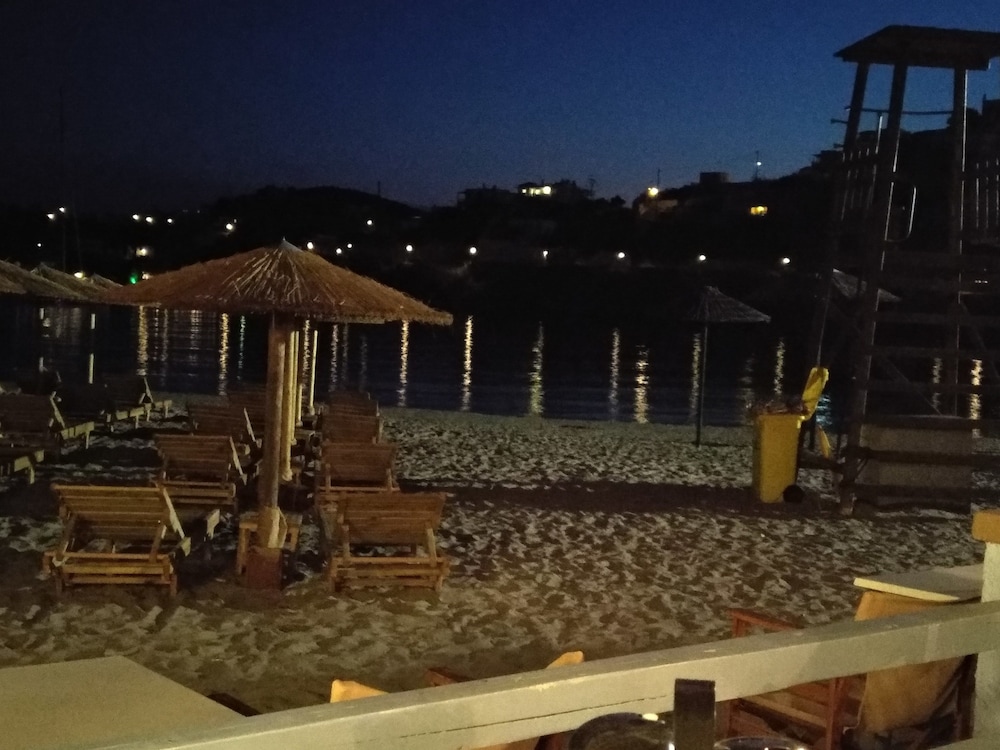 Akti Miaouli Holiday Home