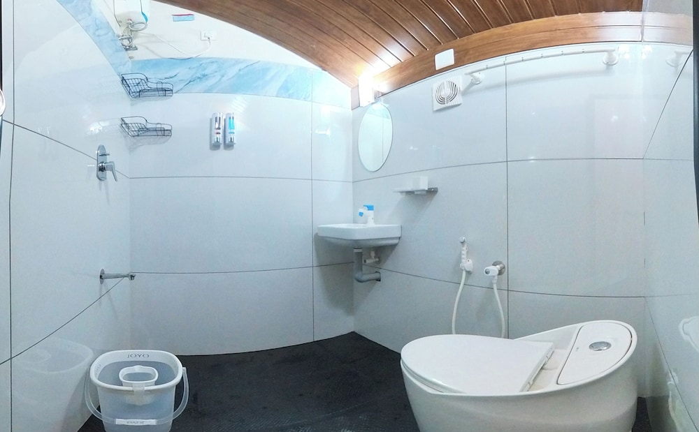Makam Holiday Home