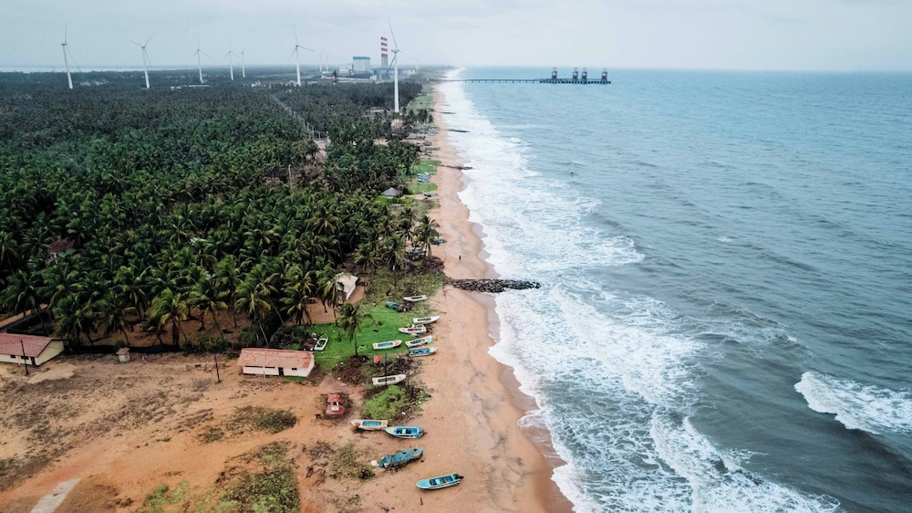 Roshanne Beach Resort