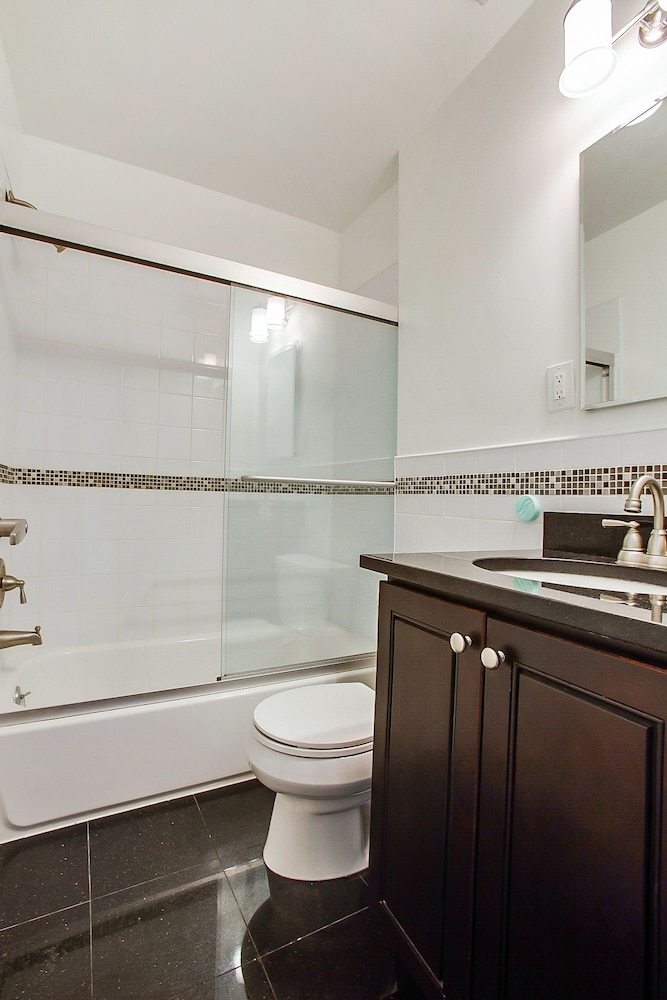 Midtown East 1 Bedroom DR08
