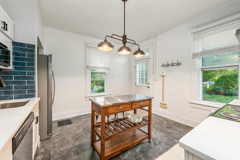 German Charm Suites Sleeps 8! - Image 2