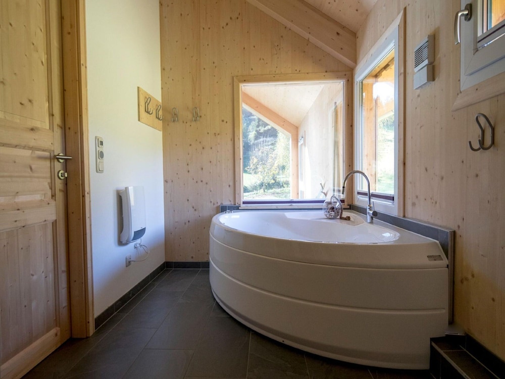 Chalet in Sankt Georgen on Ski Slopes