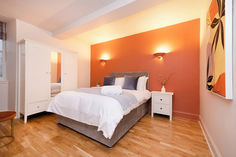 JOIVY Modern 1-bed flat in New Town